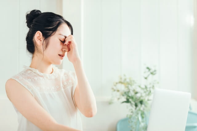 目のケアは温める？冷やす？